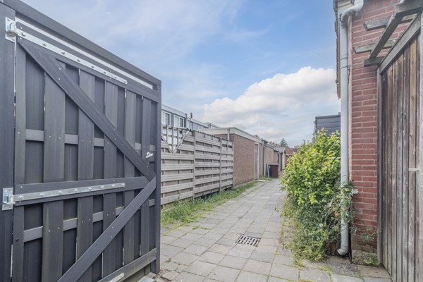 Medium property photo - Tolstraat 2B, 2405 VR Alphen aan den Rijn